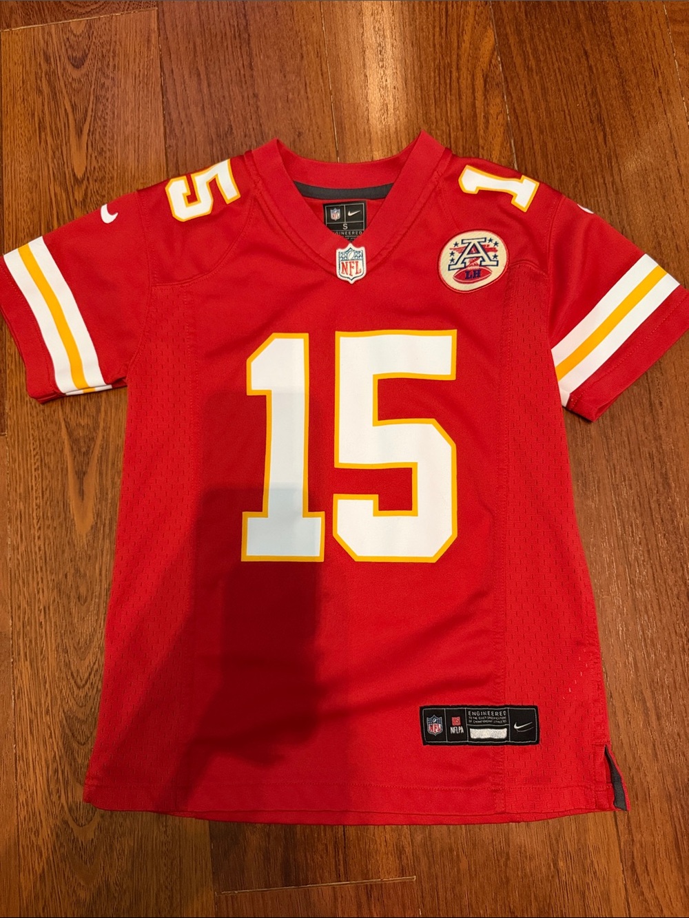 Nike NFL Boys Mahomes  Kansas City Chiefs #15 Football Jersey - size small